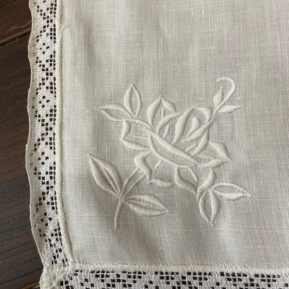 Vintage Handkerchiefs Hankies / Napkins Embroidered Set 13 New 17.5 X 17.5”